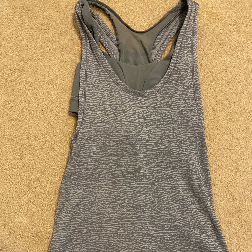 Lululemon size 4 workout top
